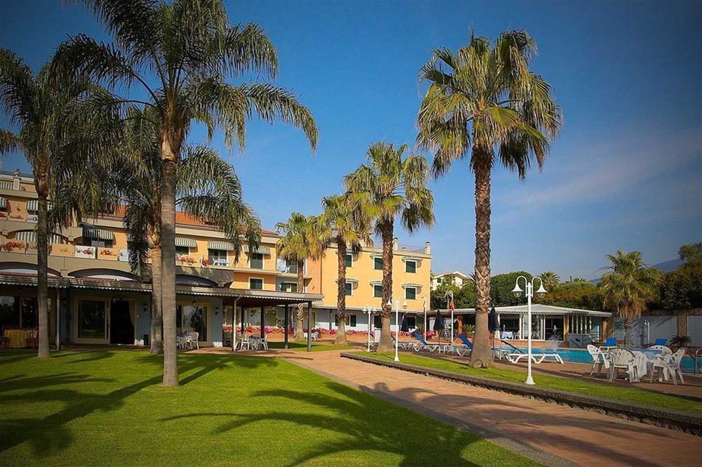 Orizzonte Acireale Hotel ภายนอก รูปภาพ