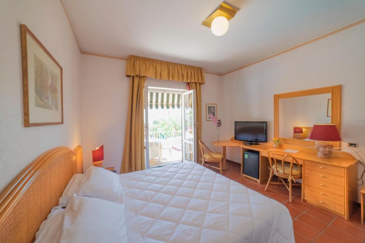 Orizzonte Acireale Hotel ภายนอก รูปภาพ