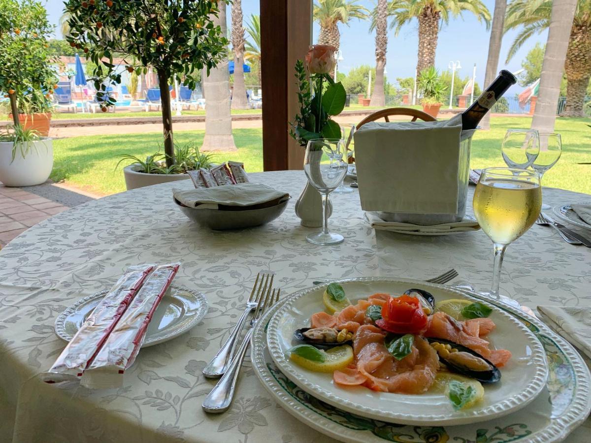 Orizzonte Acireale Hotel ภายนอก รูปภาพ